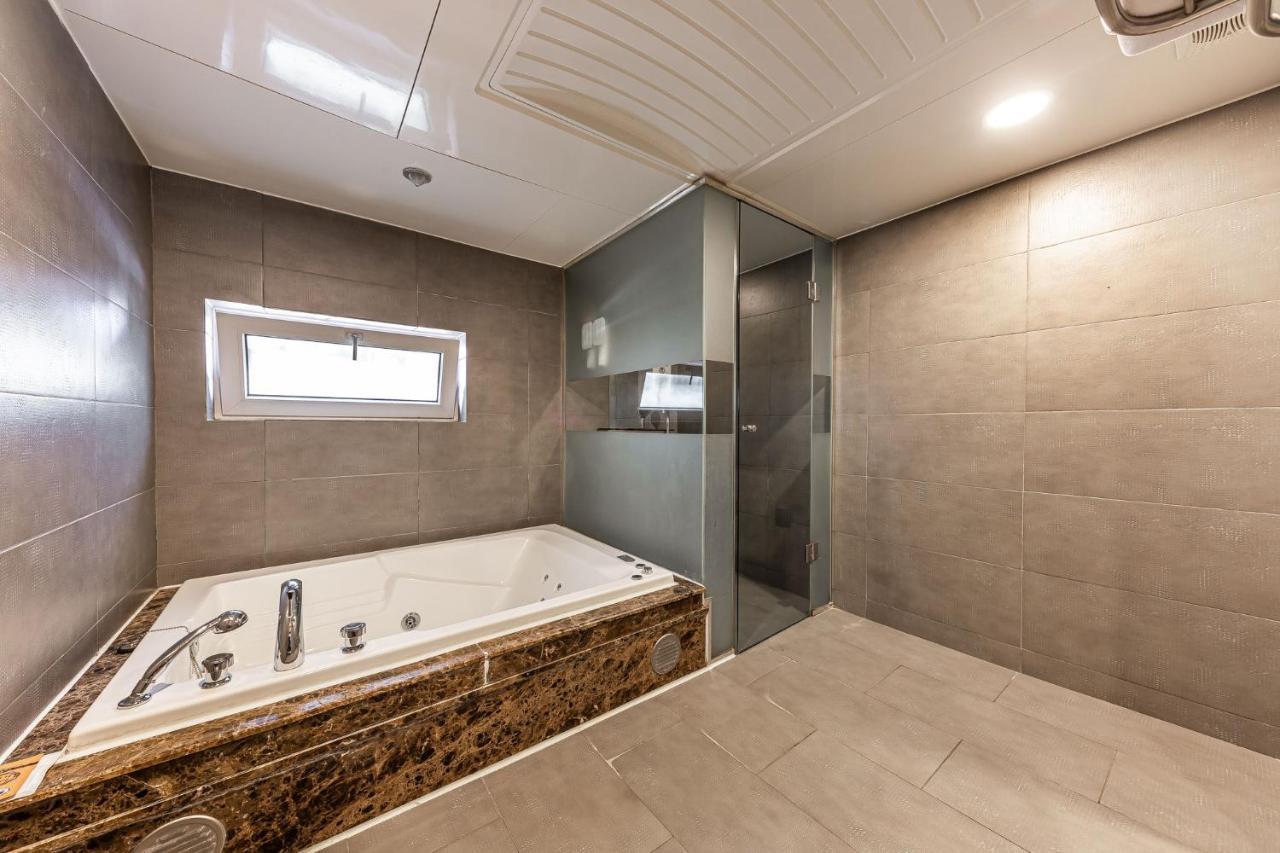 Hotel Friendly Dh Naissance By Mindrum Group